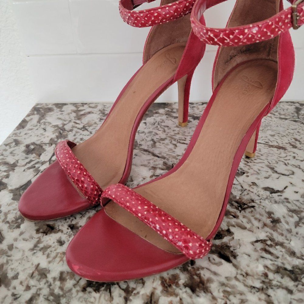 Joie Strap Sandals size 40